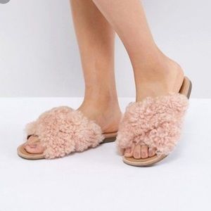 UGG Joni Flat Sandals